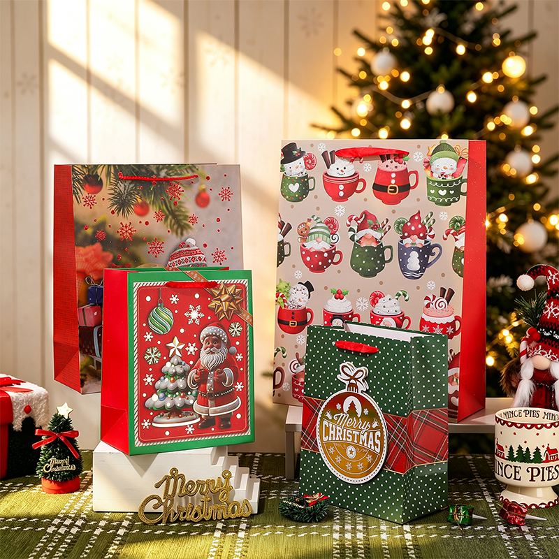 Christmas Printed Kraft Paper Gift Bag Seasonal Decorative