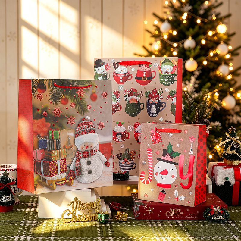 Christmas Printed Kraft Paper Gift Bag Seasonal Decorative