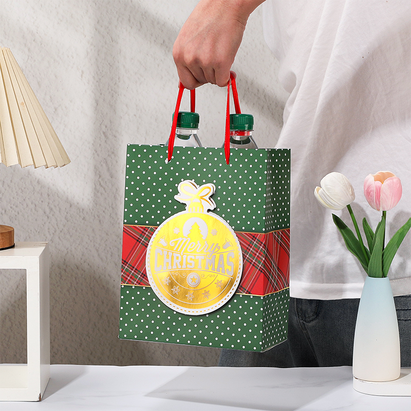 Christmas Printed Kraft Paper Gift Bag Seasonal Decorative